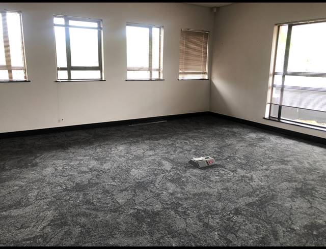 732M² OFFICE TO LET IN HYDE PARK